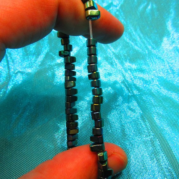 Green Titanium Hematite Nuggets 7" Stretchy Gemstone Bracelet - Picture 3 of 3
